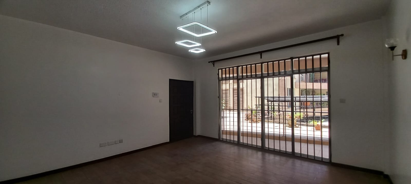 Spacious 3-BEDROOM All-En-Suite Apartment -Parklands