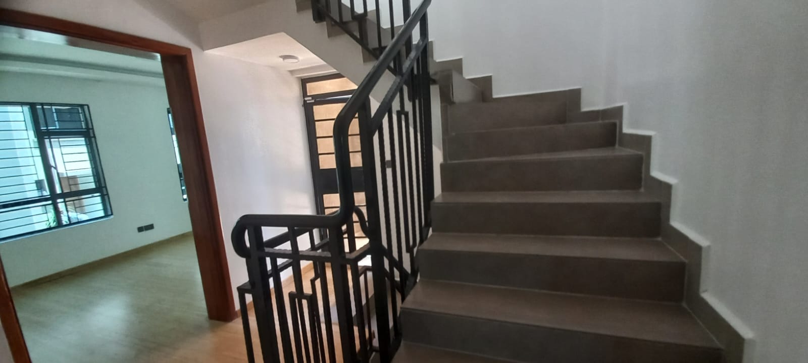 Spacious 5-Bedroom Villa + Study & 2 DSQs For Rent – Lavington
