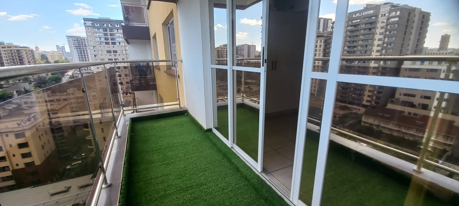Spacious 4-BEDROOM Apartment - Parklands