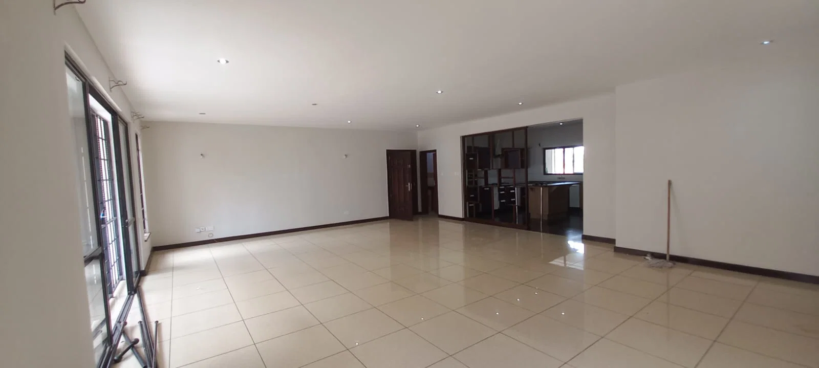 Spacious 4-BEDROOM All-En-Suite + DSQ For Rent – Westlands