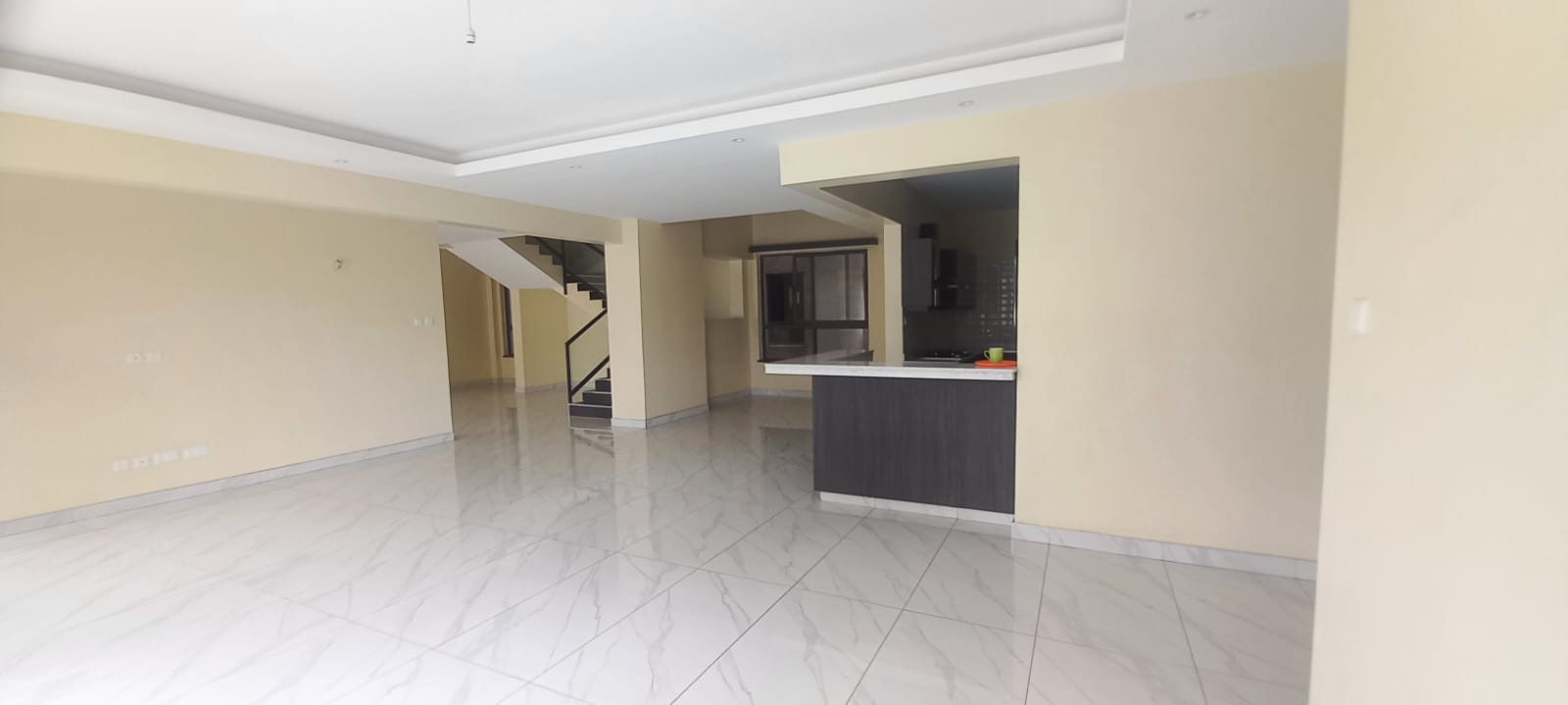 SPACIOUS 4-BEDROOM ALL-EN-SUITE DUPLEX + SQ -Westlands