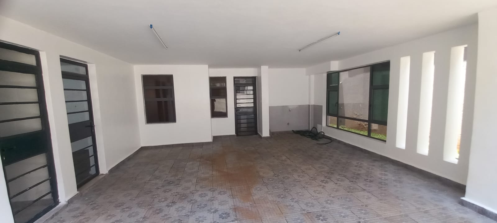 Spacious 5-Bedroom Villa + Study & 2 DSQs For Rent – Lavington