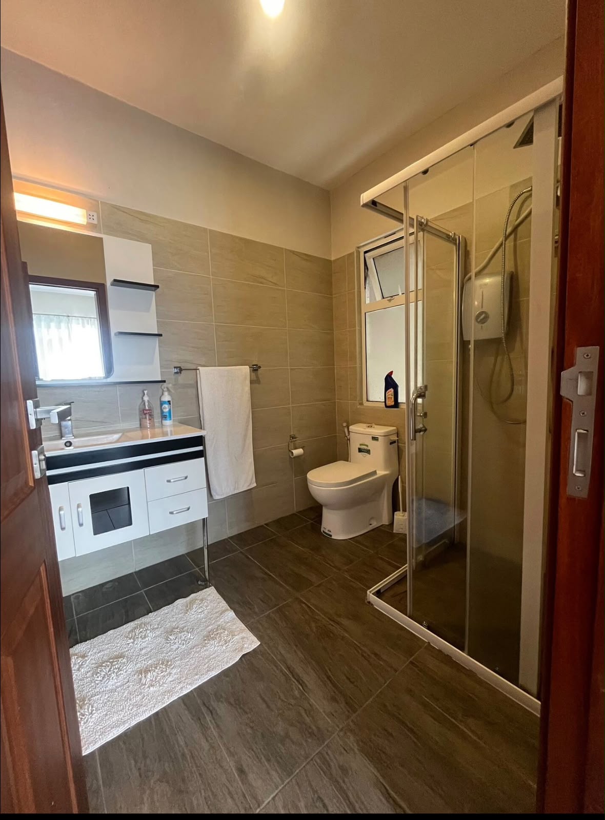 Furnished 2-Bedroom All-En-Suite Apartment for Rent – Kileleshwa