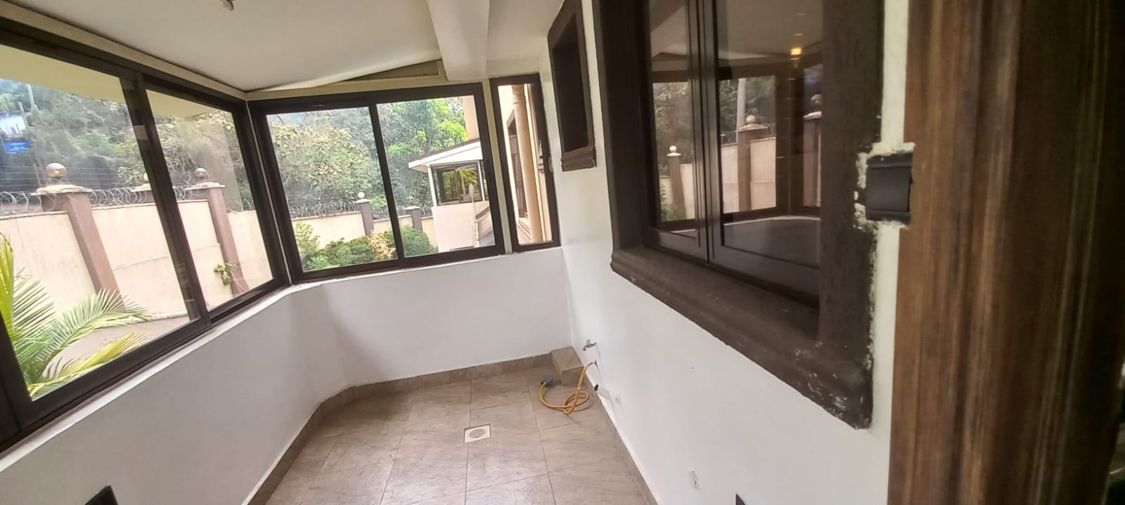 Spacious 4-Bedroom Triplex with Study & DSQ for Rent – Lavington