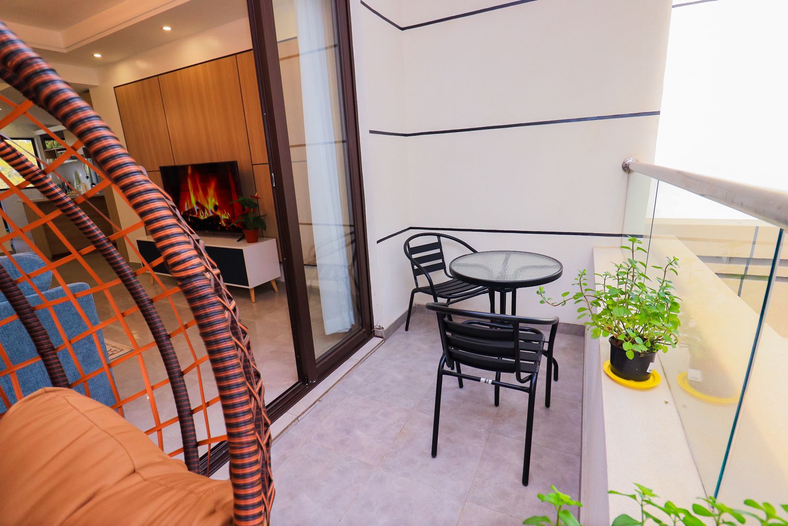 3 bedrooms unfurnished available to rent in Riverside