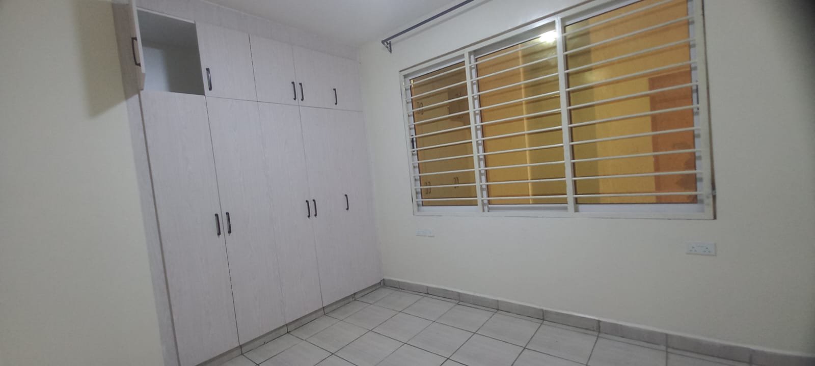 Spacious 4-BEDROOM Apartment - Parklands