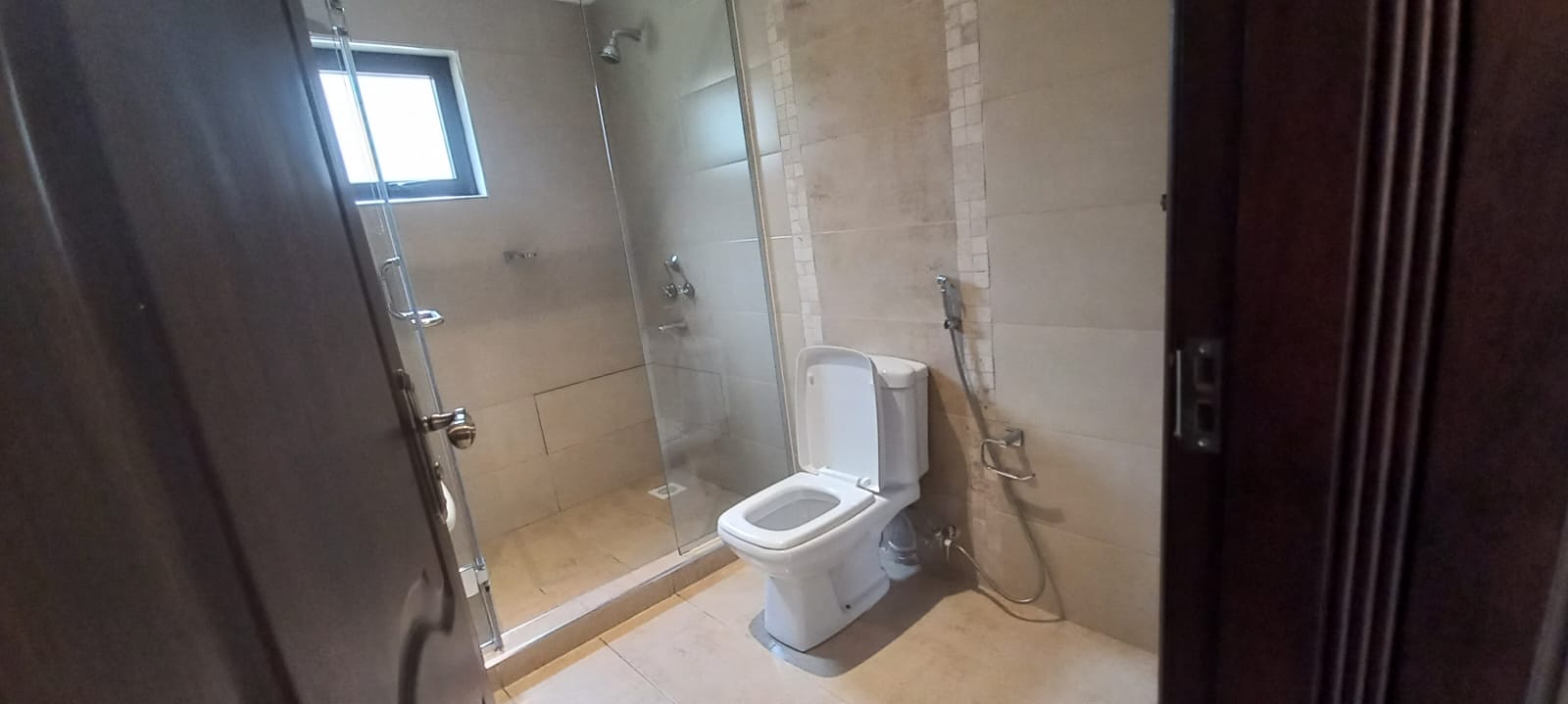 Spacious 4-Bedroom Triplex with Study & DSQ for Rent – Lavington