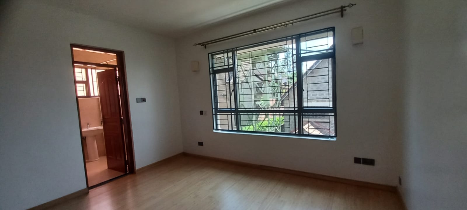 Spacious 5-Bedroom Villa + Study & 2 DSQs For Rent – Lavington