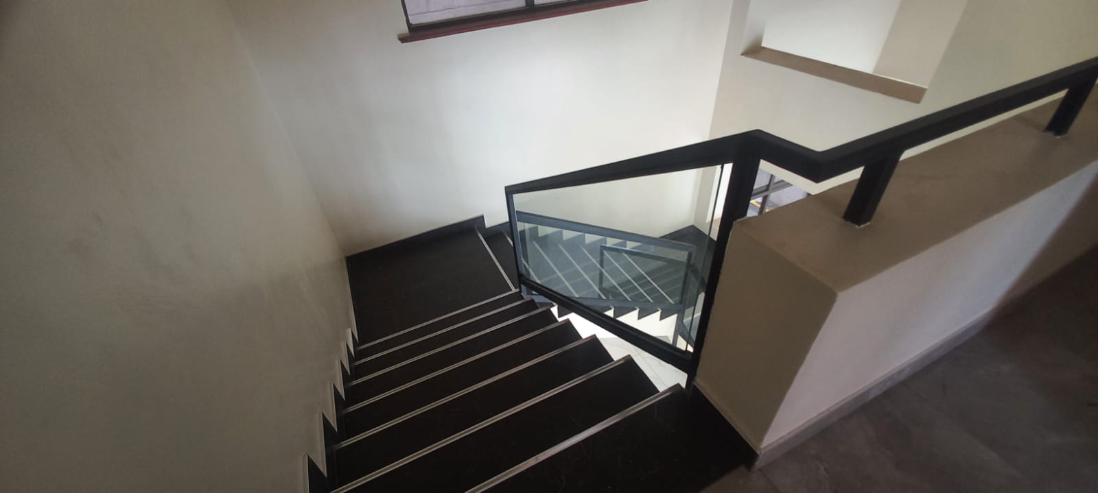 SPACIOUS 4-BEDROOM ALL-EN-SUITE DUPLEX + SQ -Westlands