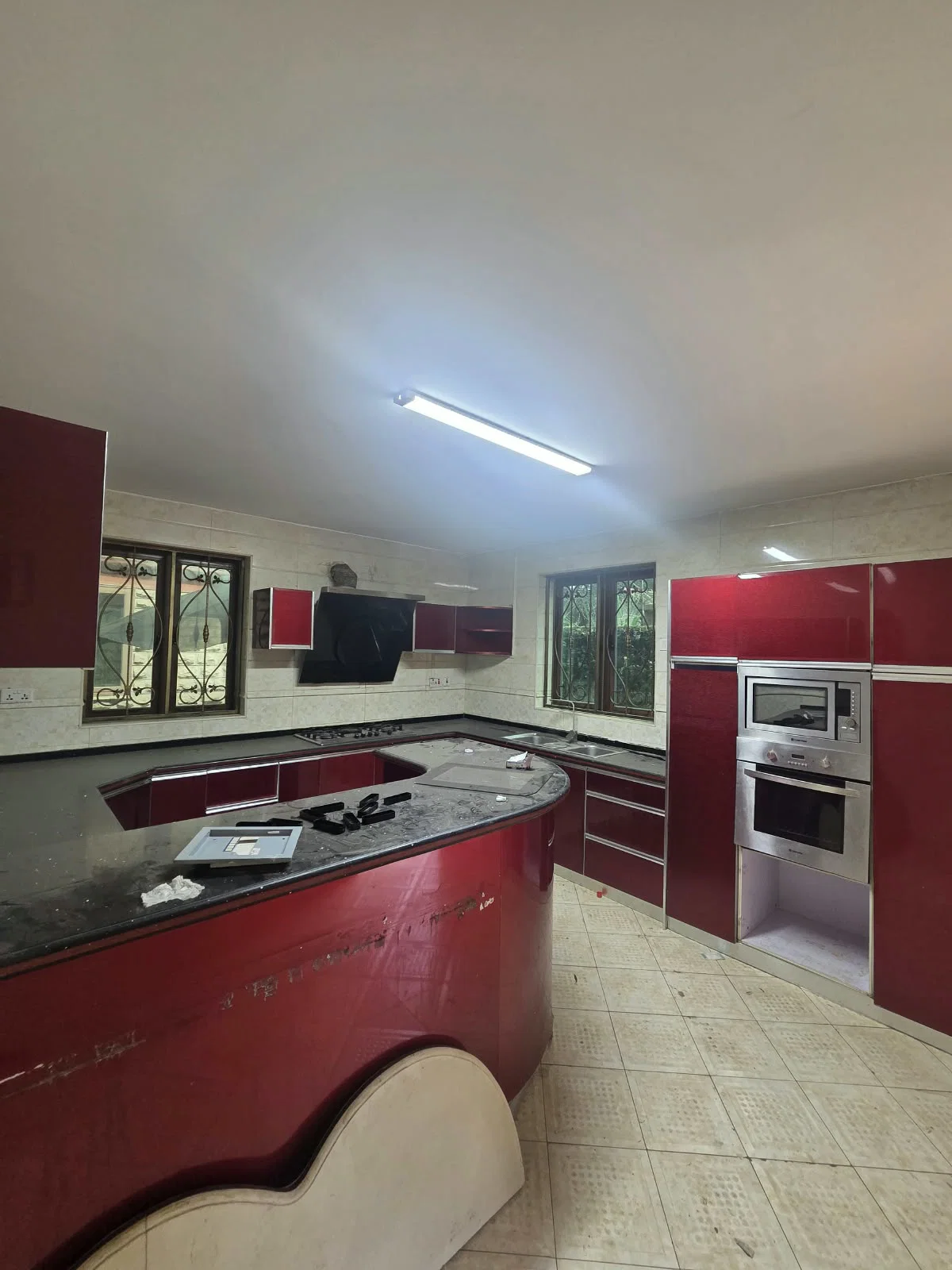 Spacious 5-BEDROOM Triplex + DSQ For Rent – Lavington