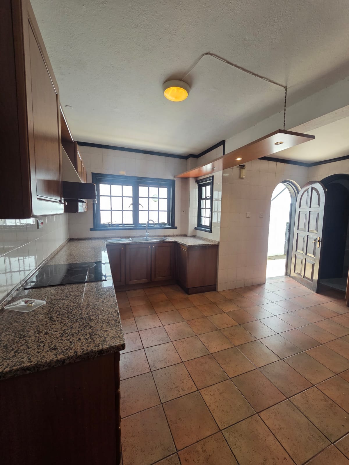 Spacious 4-Bedroom Villa with DSQ for Rent – Riverside