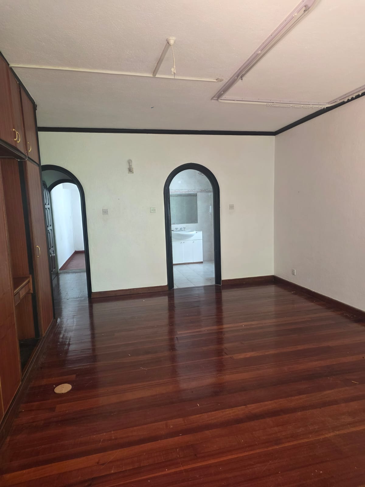 Spacious 4-Bedroom Villa with DSQ for Rent – Riverside