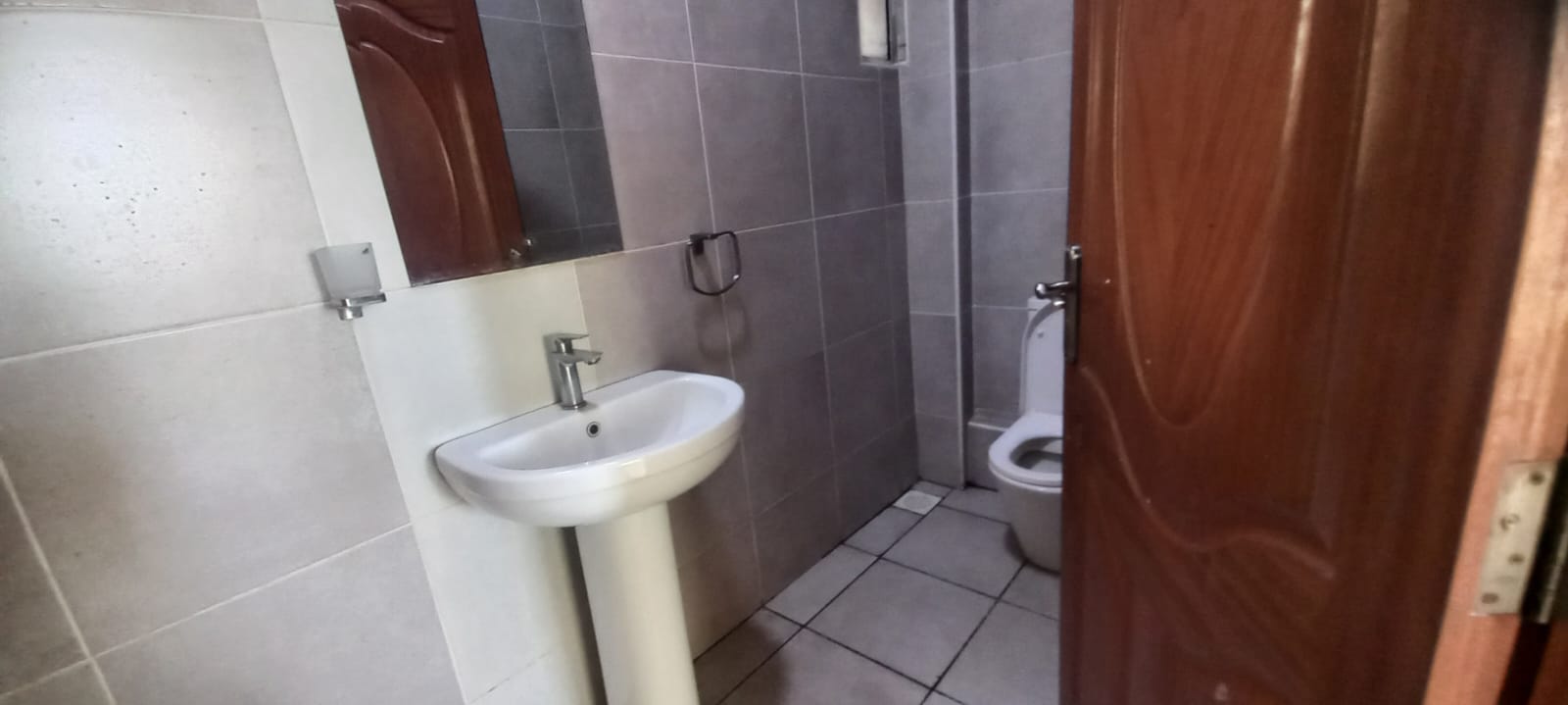 Spacious 4-BEDROOM Apartment - Parklands