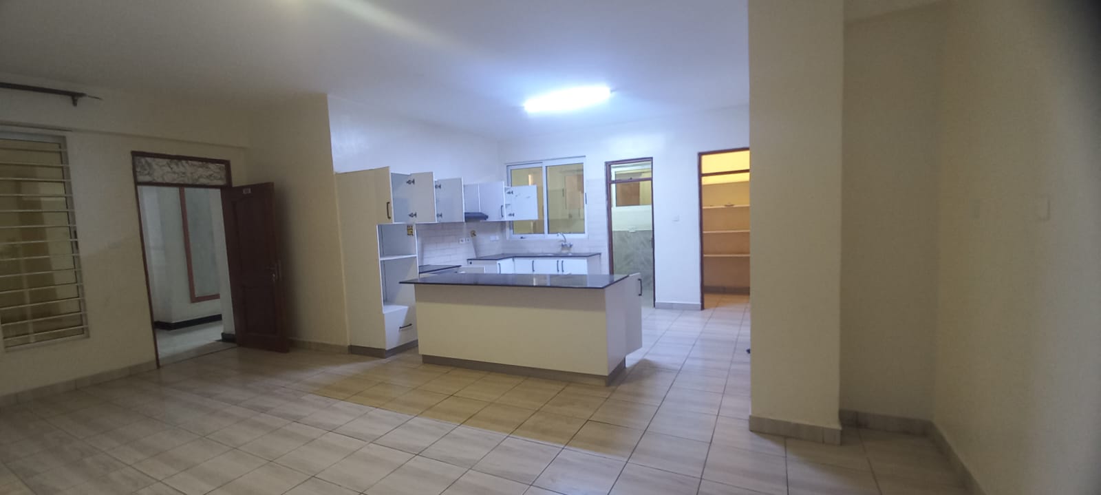 Spacious 4-BEDROOM Apartment - Parklands