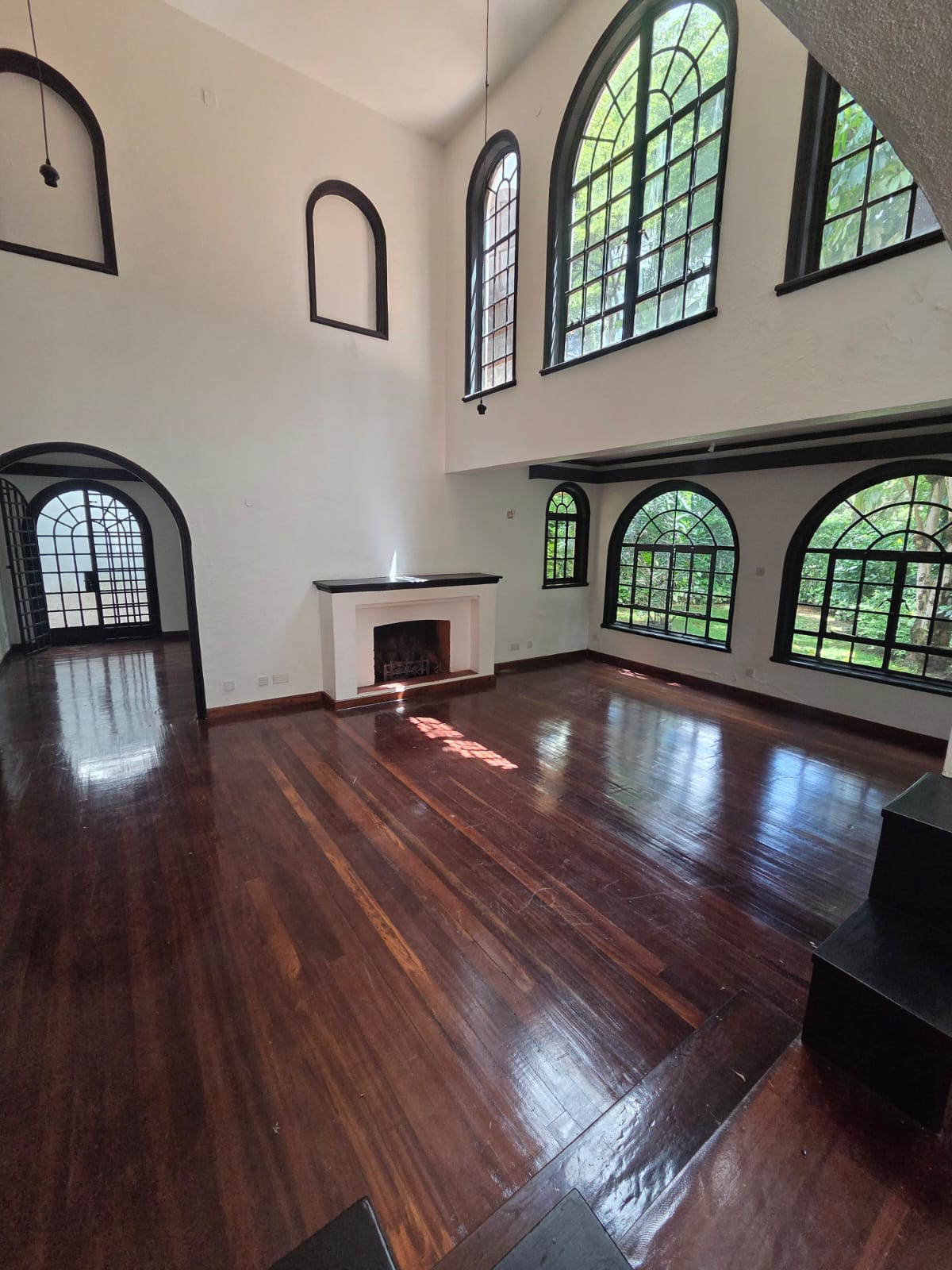 Spacious 4-Bedroom Villa with DSQ for Rent – Riverside