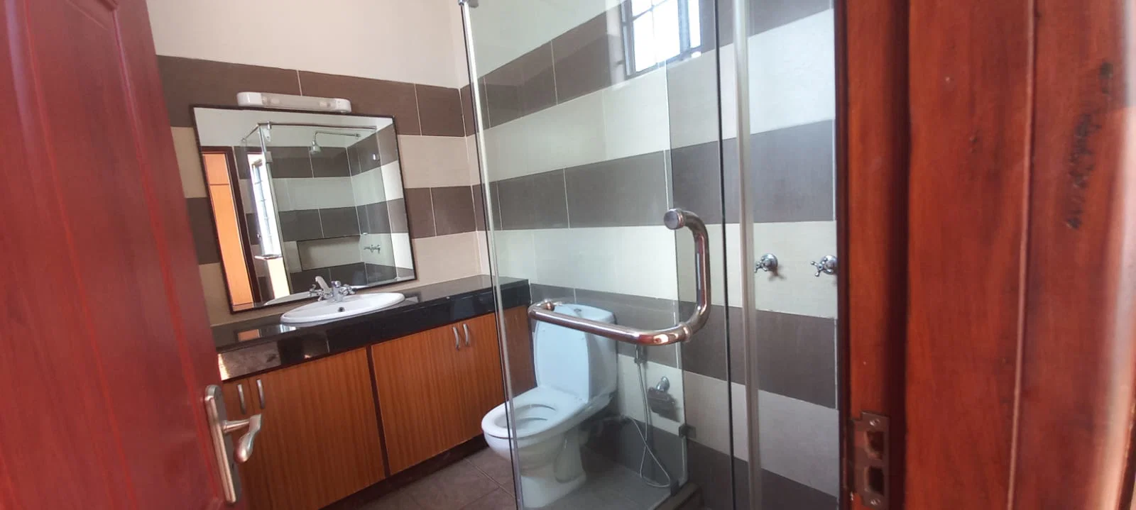 Spacious 4-BEDROOM All-En-Suite + DSQ For Rent – Westlands