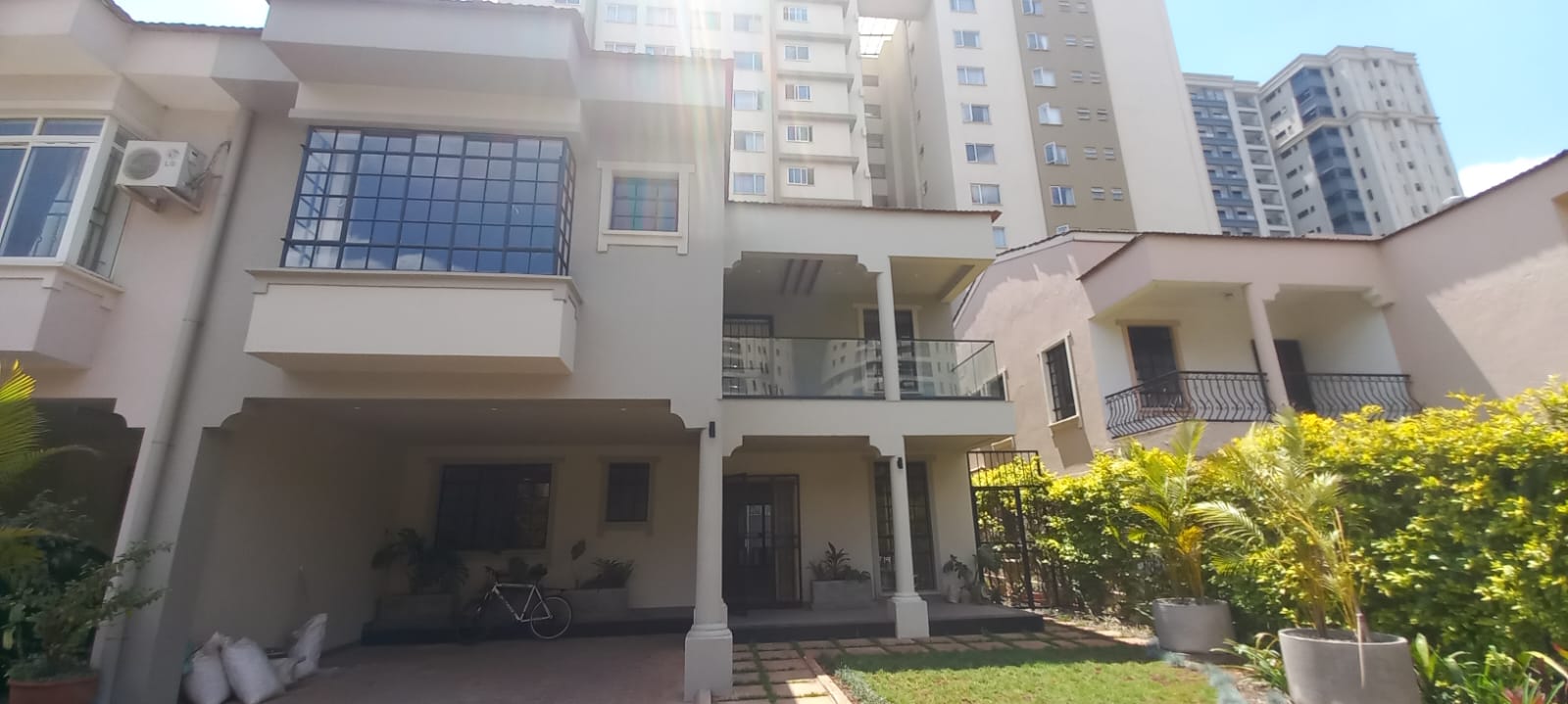 Spacious 4-BEDROOM Duplex + DSQ For Rent – Westlands
