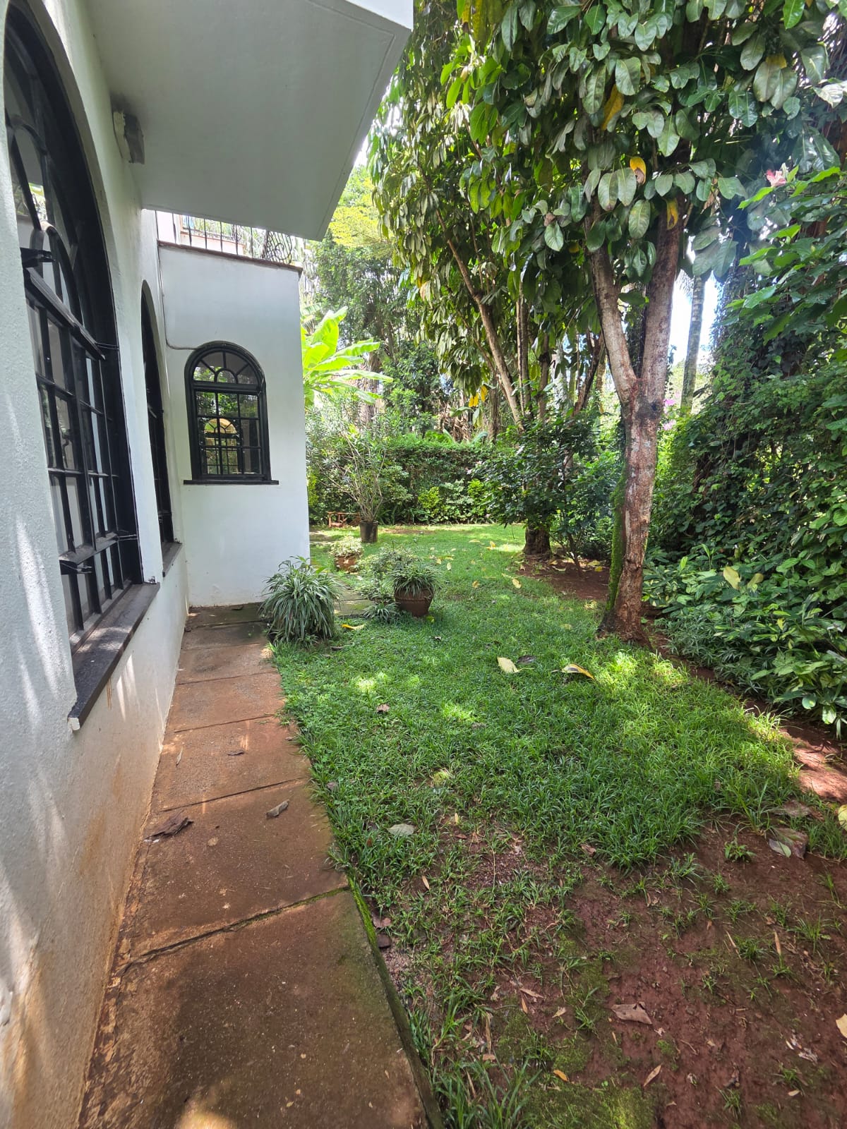 Spacious 4-Bedroom Villa with DSQ for Rent – Riverside