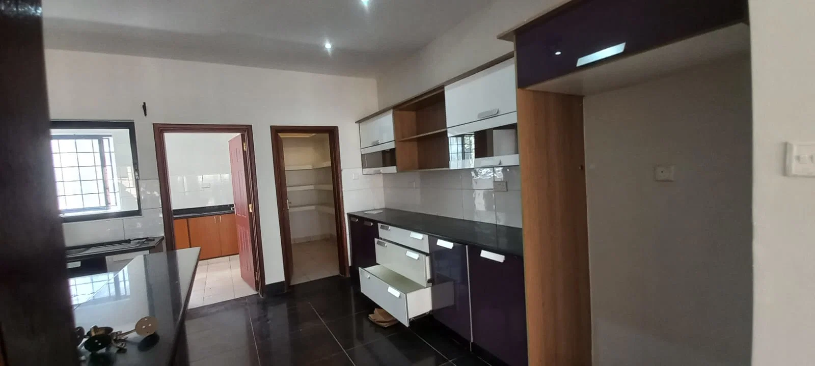 Spacious 4-BEDROOM All-En-Suite + DSQ For Rent – Westlands