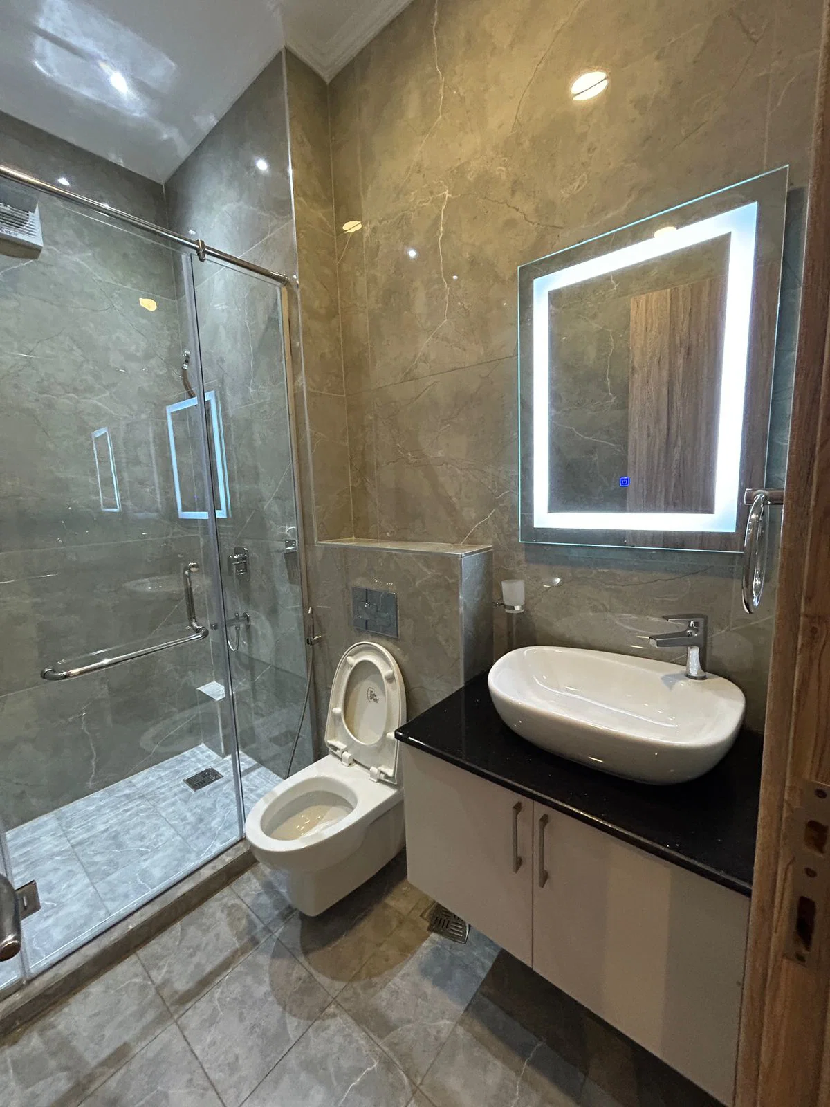 Spacious 4-BEDROOM + TV Room + DSQ For Rent – Westlands