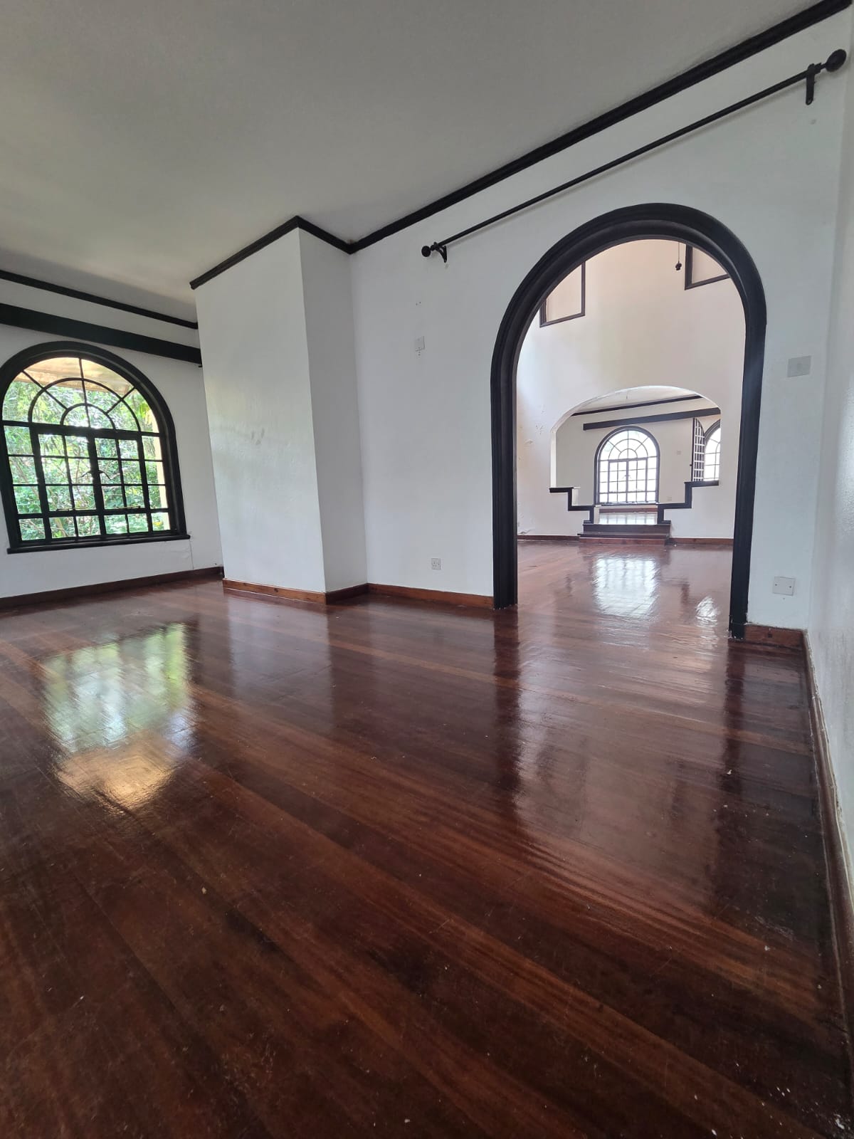 Spacious 4-Bedroom Villa with DSQ for Rent – Riverside
