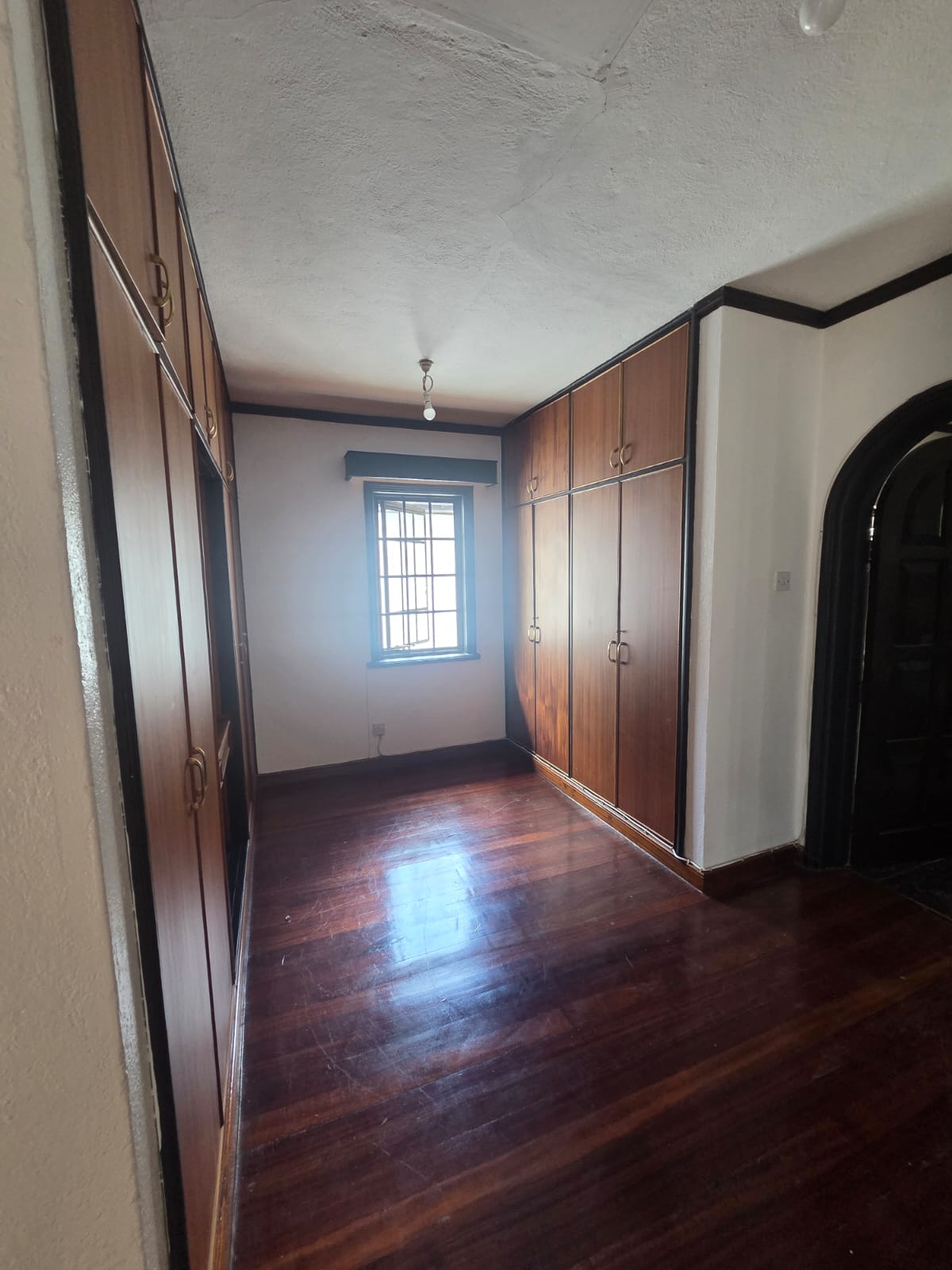 Spacious 4-Bedroom Villa with DSQ for Rent – Riverside