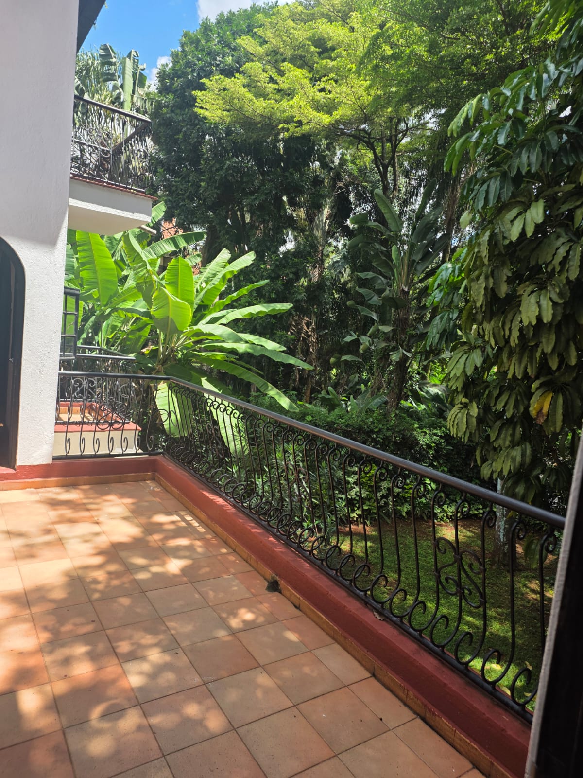 Spacious 4-Bedroom Villa with DSQ for Rent – Riverside