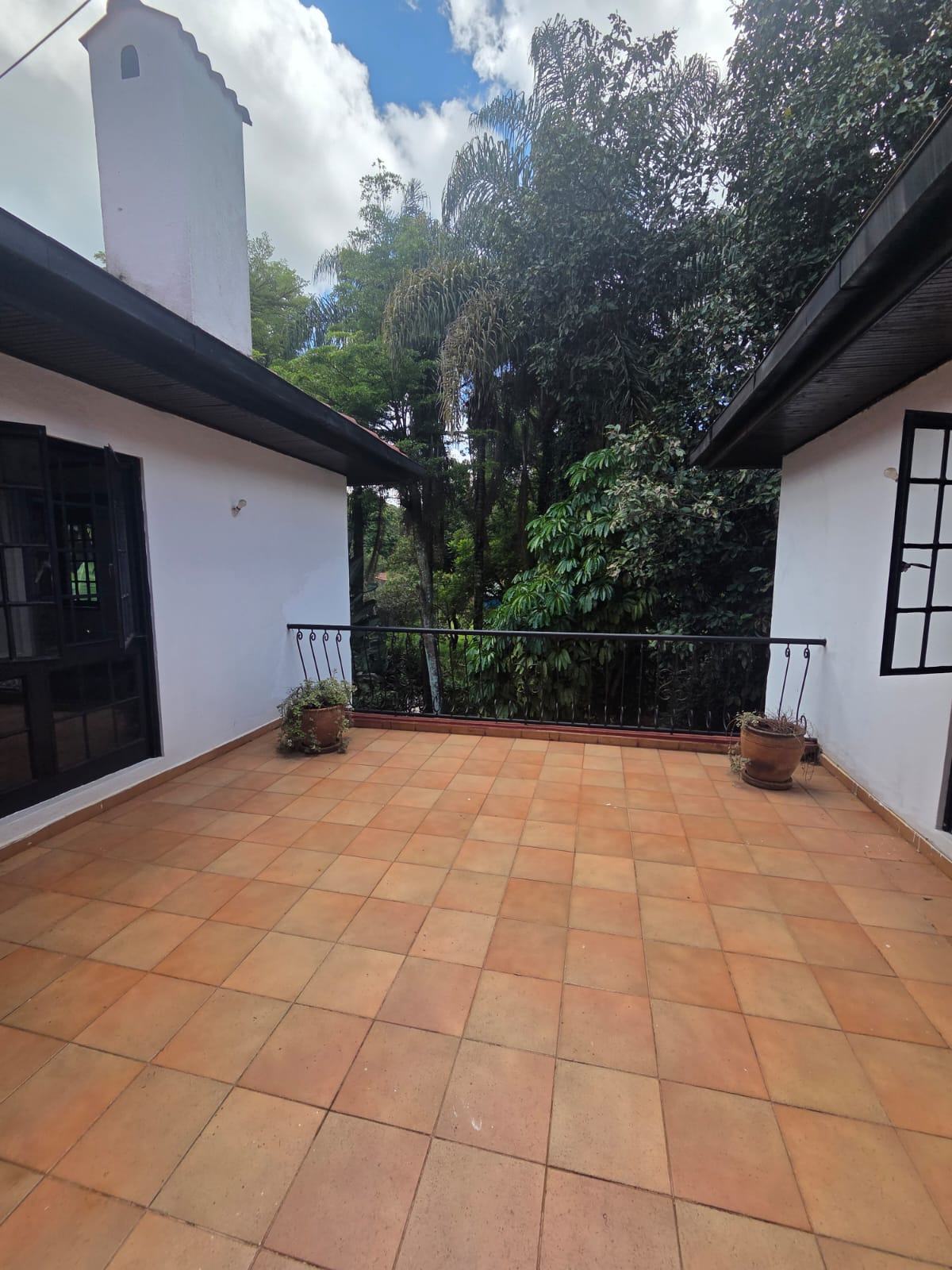 Spacious 4-Bedroom Villa with DSQ for Rent – Riverside