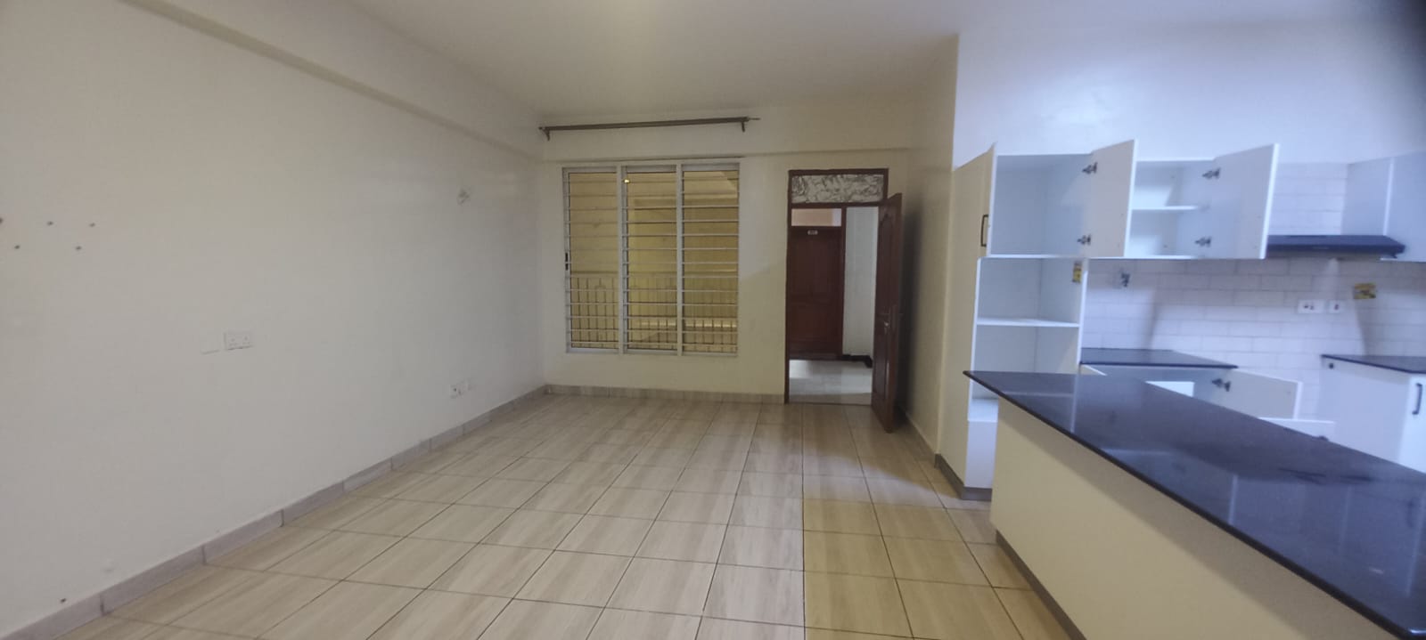 Spacious 4-BEDROOM Apartment - Parklands