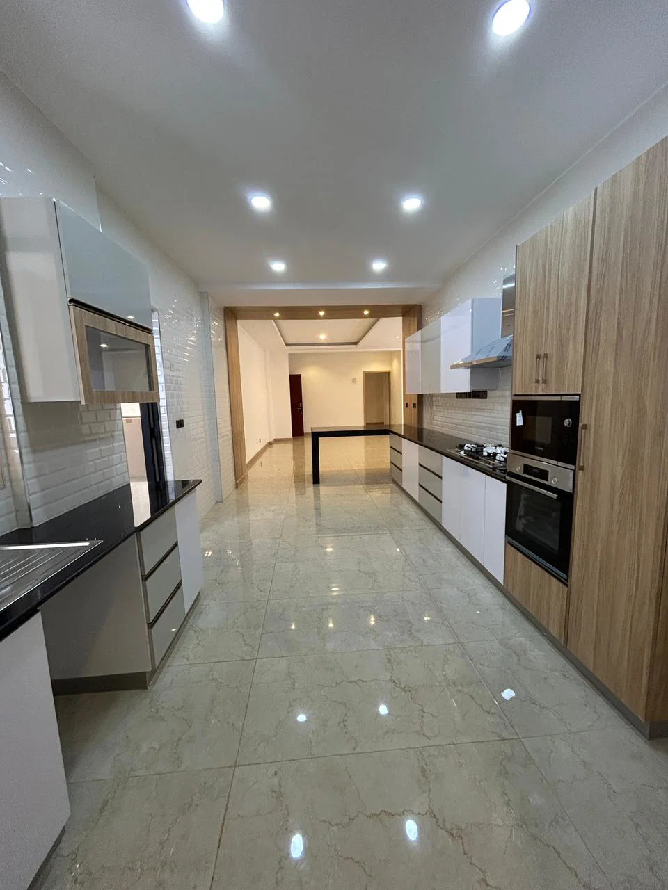 Spacious 4-BEDROOM + TV Room + DSQ For Rent – Westlands