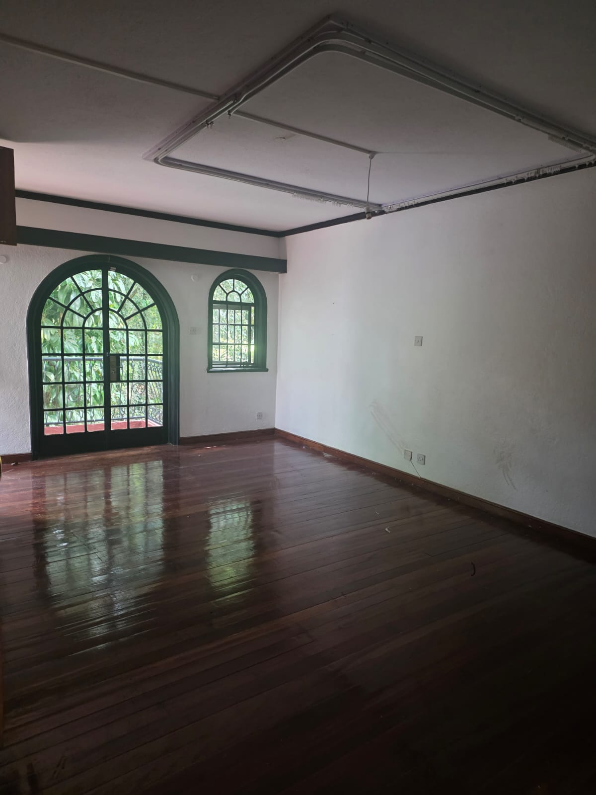 Spacious 4-Bedroom Villa with DSQ for Rent – Riverside