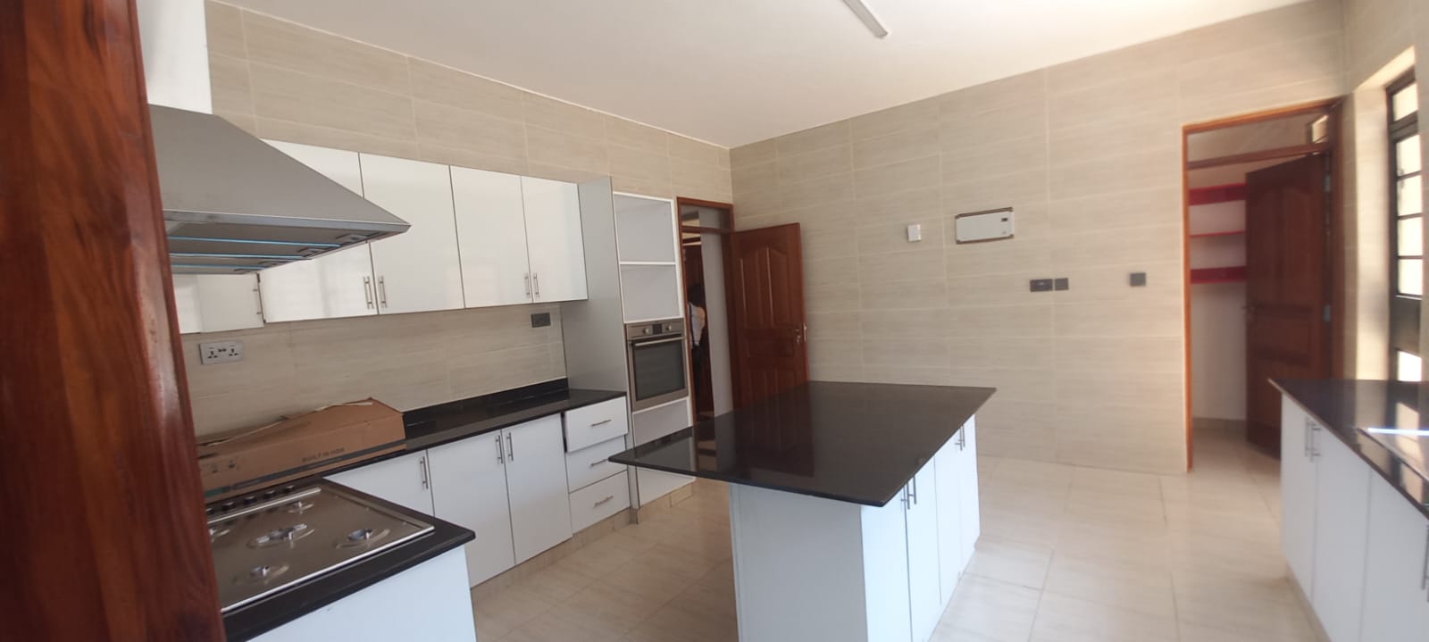 Spacious 5-Bedroom Villa + Study & 2 DSQs For Rent – Lavington