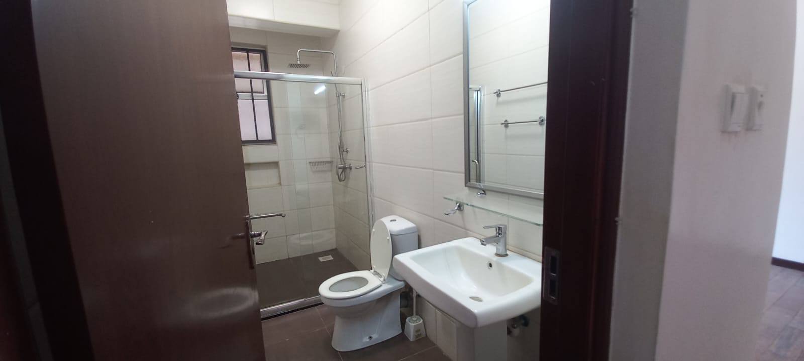 Spacious 3-BEDROOM All-En-Suite Apartment -Parklands