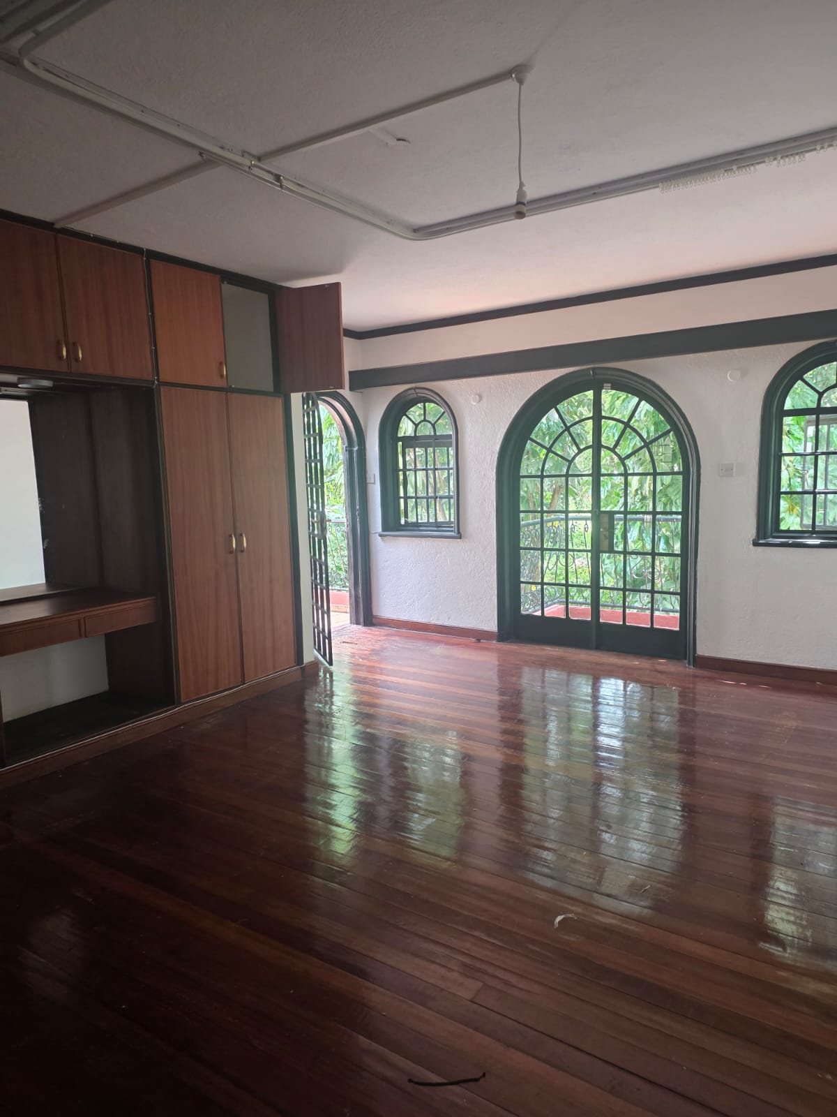 Spacious 4-Bedroom Villa with DSQ for Rent – Riverside