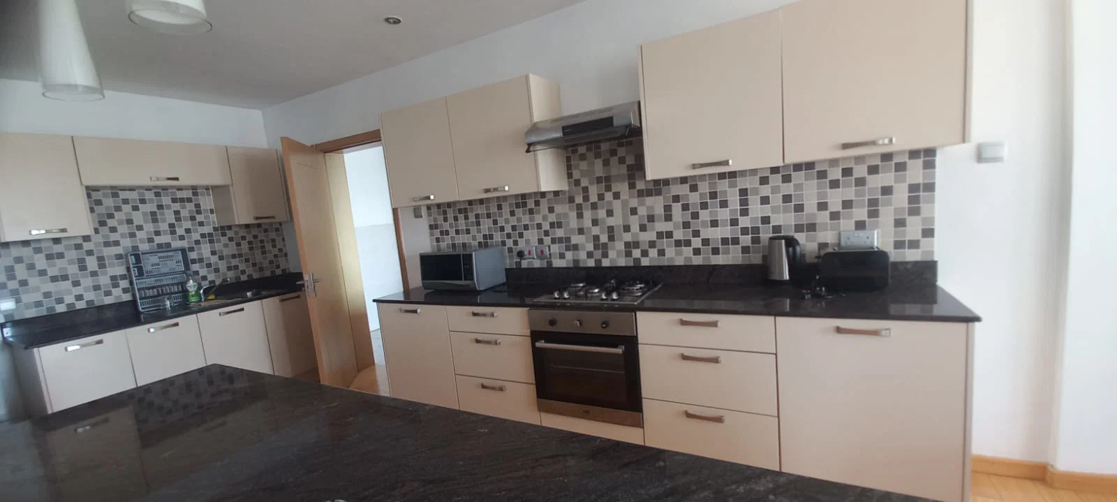 Spacious Furnished 2-BEDROOM Apartment For Rent – Westlands