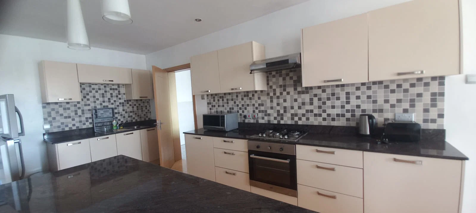 Spacious Furnished 2-BEDROOM Apartment For Rent – Westlands