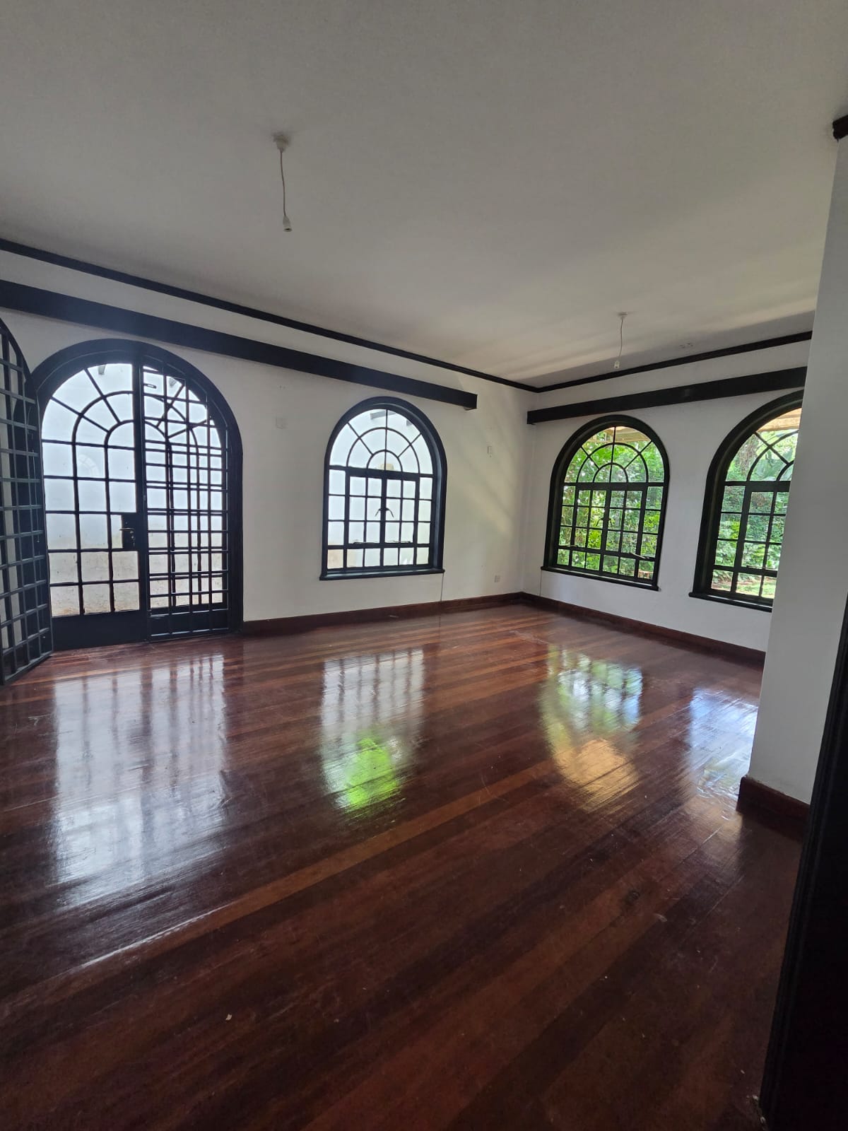 Spacious 4-Bedroom Villa with DSQ for Rent – Riverside